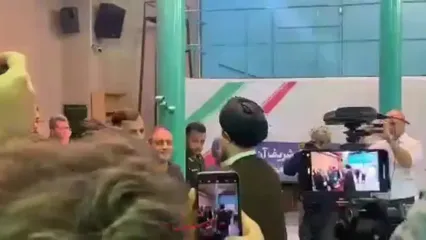 سید حسن خمینی با حضور در حسینیه جماران رای خود را به صندوق انداخت