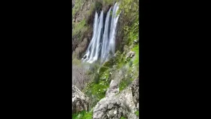 آبشار شوی واقع در مرز لرستان و خوزستان