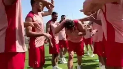 استقبال عجیب پرسپولیسی‌ها از مهری با کتک!