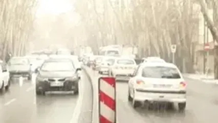 فیلم زیبای بارش برف و ترافیک در تهران روز 29 دی