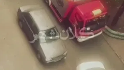 رفتار عجیب خودروی سواری بعد از شنیدن آژیر آتش‌نشانی در گلسار رشت