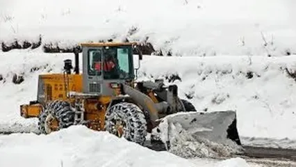 لحظه سقوط یک لودر به داخل دره در مازندران