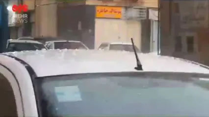 بارش تگرگ در شهر بندرعباس مردم را غافلگیر کرد