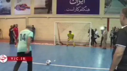 پنالتی عجیب مسعود پزشکیان در بازی با پیشکسوتان