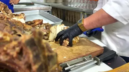 ببینید؛ غذای خیابانی در ازبکستان؛ پخت چلوگوشت سنتی نهورگی اوش برای عروسی