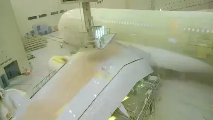 ببینید؛ نگاهی به نحوه رنگ آمیزی مجدد ایرباس A380 بزرگترین هواپیمای مسافربری جهان