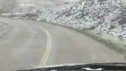 بارش برف در جاده دهبار طرقبه خراسان رضوی