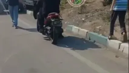 برخورد دو خودرو در بزرگراه زین‌الدین؛ پژو واژگون شد، تردد مختل شد