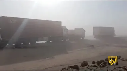 تصادف زنجیره‌ای در دل طوفان؛ جاده انار–یزد قفل شد