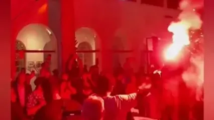 فیلم ساز باشکوه و غمگین فستیوال کوچه بوشهر در عزای حادثه تلخ بندر عباس ! / ماتم جای شادی در کوچه های بوشهر !