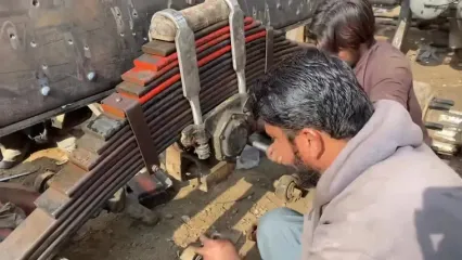 ببینید؛ مراحل تولید «کامیون دست ساز هینو» در کارگاهی در پاکستان