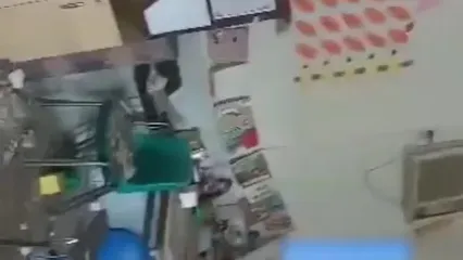 8 مدرسه در پی انفجار در بندر شهید رجایی بندرعباس آسیب دیدند / تصمیم‌گیری درباره بازگشایی مدارس برعهده ستاد بحران و استانداری است / امروز ایمنی مدارس بررسی می شود