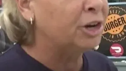سرو ترامپ برگر ۱۶ دلاری و بایدن برگر ۵۰ دلاری