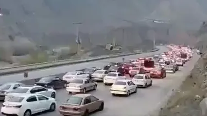 ترافیک سنگین در جاده هراز به‌ سمت تهران