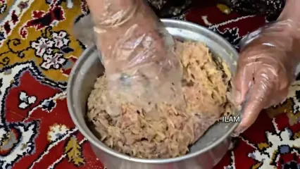 ببینید؛ غذای روستایی در ایلام ؛ پخت کوفته کردی به روش یک مادربزرگ خوش ذوق