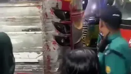 تصاویر عجیب از رانندگی اتوبوس‌ها در بنگلادش