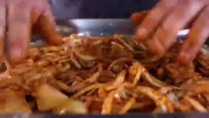 ببینید؛ غذای روستایی در داغستان؛ پخت خوراک با جگر گاو و کباب مرغ