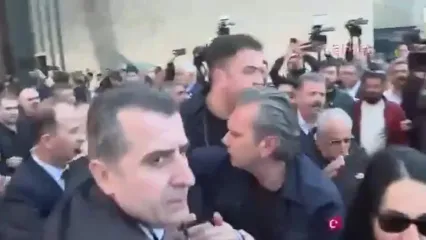 رهبر اپوزیسیون ترکیه سیلی خورد