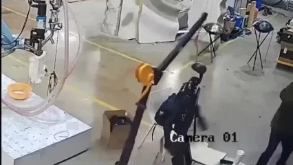 ببینید؛ این ربات کنترل خود را از دست داد و حمله کرد!
