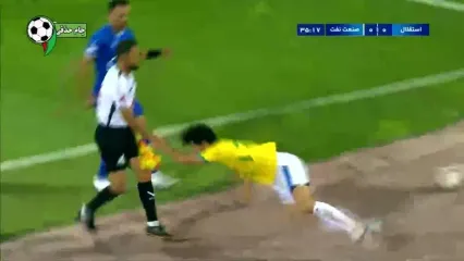 برخورد خطرناک بازیکن صنعت نفت با داور