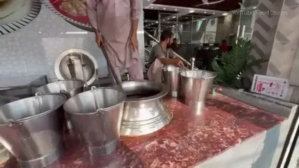 ببینید؛ غذای خیابانی در پاکستان؛ پخت نهاری (آبگوشت) در لاهور