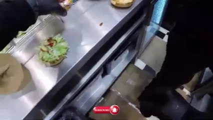 ببینید؛ غذای خیابانی در دانمارک؛ پخت و سرو محبوب ترین برگرها در کپنهاگ