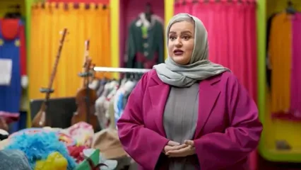 تیپ متفاوت نعیمه نظام‌دوست در یک مراسم هنری
