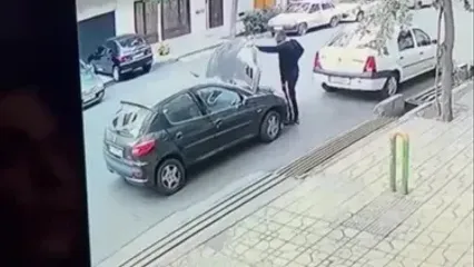 فیلم زورگیری زنجیر طلا از مردی در محله نارمک / این زورگیران را می سناسید به پلیس خبر دهید !