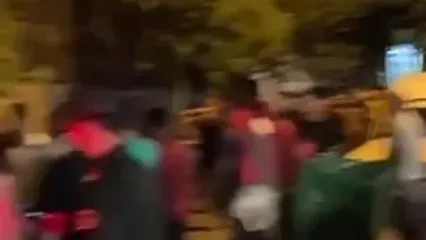 فیلم فاجعه خونین در خیابان منوچهری شیراز / قاتل مسلح به چاقو با شلیک پلیس زمین‌گیر شد
