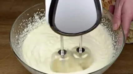 ببینید؛ به همین سادگی با 250 میلی لیتر شیر در خانه بستنی کیم درست کنید!