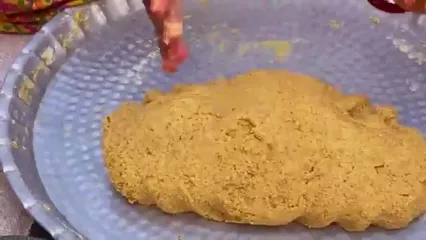 ببینید؛ غذای روستایی در هند؛ پخت نان ذرت و غذای سنتی با برگ خردل و اسفناج
