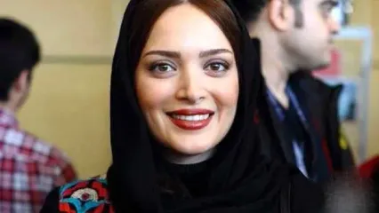 ترسیدن بهنوش طباطبایی از پیرمردِ موبایل به دست در نمایشگاه کتاب!