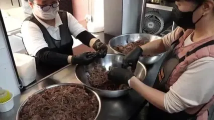ببینید؛ غذای خیابانی در کره؛ سوپ گوشت گاو با برنج در بوسان