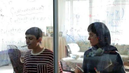 لحظه‌ای جنجالی از پریناز ایزدیار در جشنواره کن