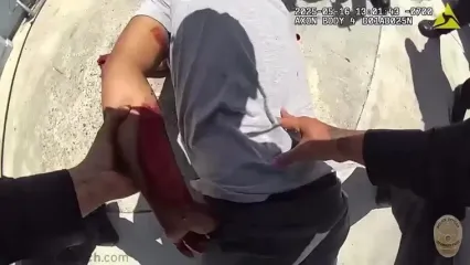 فیلم درگیری پلیس با مرد مهاجم در لس‌آنجلس