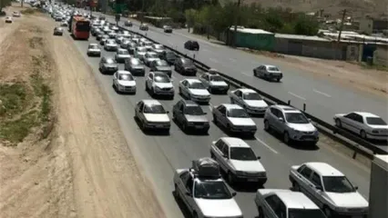 فیلمی از تردد پرحجم خودروها در خروجی‌های تهران