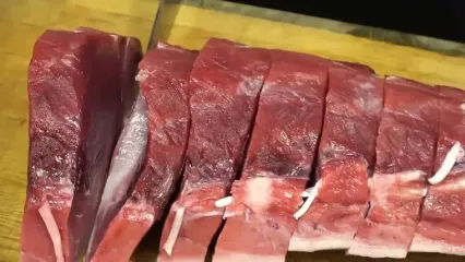ببینید؛ برش ماهرانه ماهی تن 300 کیلوگرمی و تهیه ساشیمی در شهر تایپه