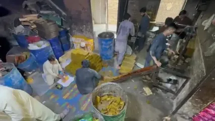 ببینید؛ فرآیند تولید صابون رختشویی در کارگاهی در پاکستان از نمای نزدیک
