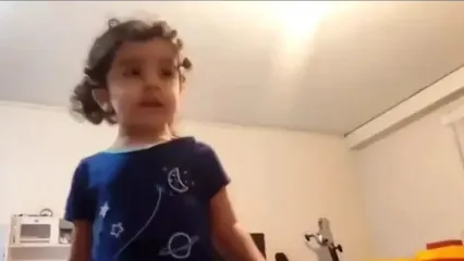 این دختربچه شیرین زبان خوش صدا هم شهید شد آواز جگرسوز زهرا 3 ساله