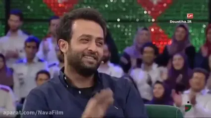 آوازخوانی باشکوه و بندری جناب خوان برای مصطفی زمانی/لوپاش کشیدنیه مصطفی زمانی اونا گل انداخته مثل انگور شانی ...