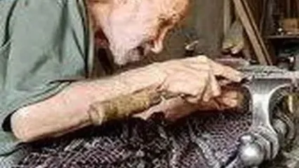 ویدئو تماشایی از هنرنمایی یک پیرمرد 99 ساله ایرانی