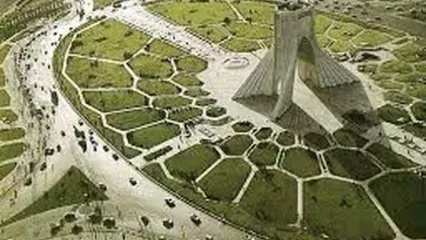 تصاویر توجه‌برانگیز از یک جشن در میدان آزادی