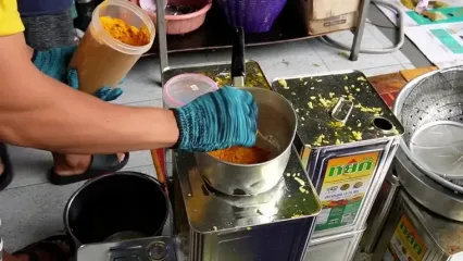 ببینید؛ برش زدن دیدنی دوریان و تهیه چیپس دوریان در تایلند