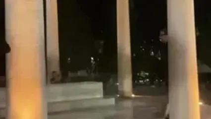 فیلم آوازخوانی باشکوه استاد شهرام ناظری در حافظیه / امیداوارم همیشه ایرانمون جاودان بماند