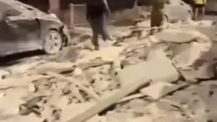 ویرانی در محل اصابت موشک ایران در تل‌آویو