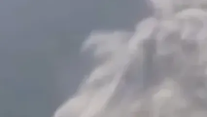 فیلم لحظه ریزش یخ و سنگ بر سر روستای بلاتن در سوئیس
