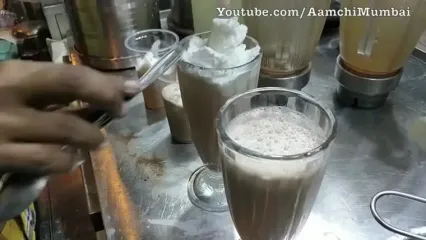 ببینید؛ مهارت در اوج سرعت؛ برش زدن هندوانه و تهیه بستنی به روش فروشنده هندی