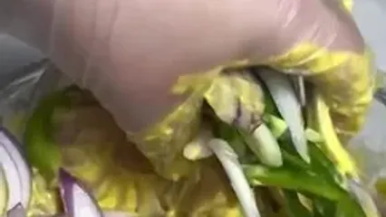 خوشمزه ترین مرینیت برای مرغ و قارچ تنها با یک ظرف ماست