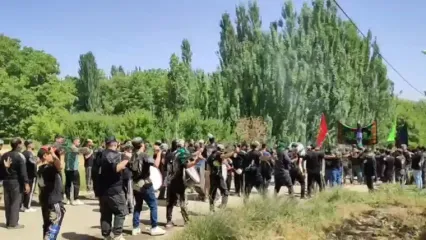 زنجیرزنیِ اهالیِ روستای محمودآبادِ نهاوند