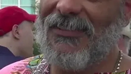 اخراج با چشمانی گریان